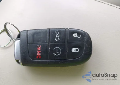 2018 Chrysler 300 Limited Awd z USA, uszkodzony, nr VIN 2C3CCAKG1JH177291